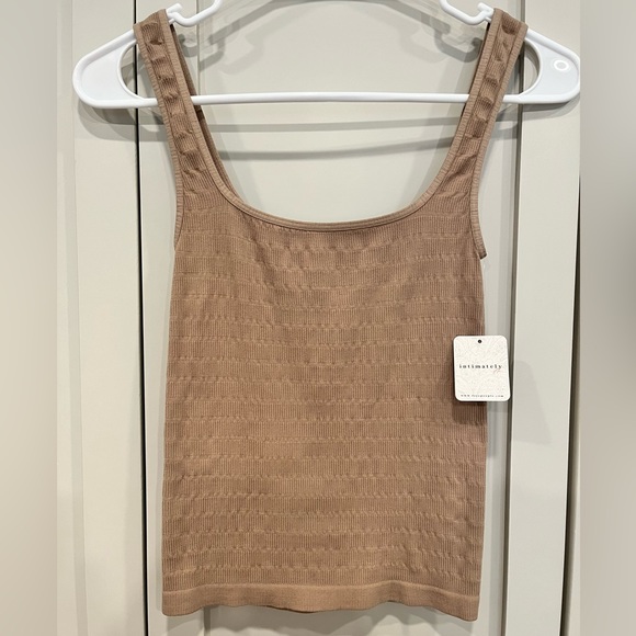 Free People 👚Intimately FP
Square One
Seamless
Camisole in
Nude - Picture 2 of 4